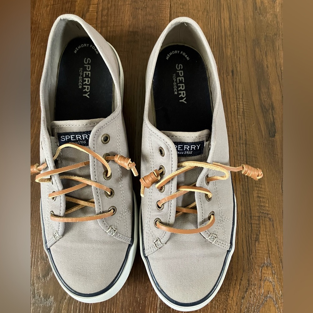 Sperry sneaker size 9 - Picture 7 of 7